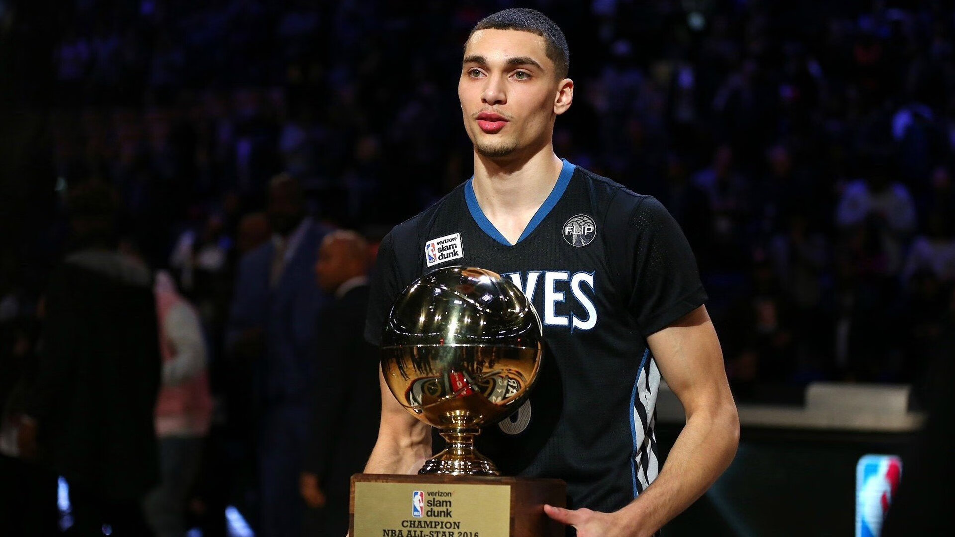 _篮网团队配合默契，稳居联盟领先位置_，篮网团队照