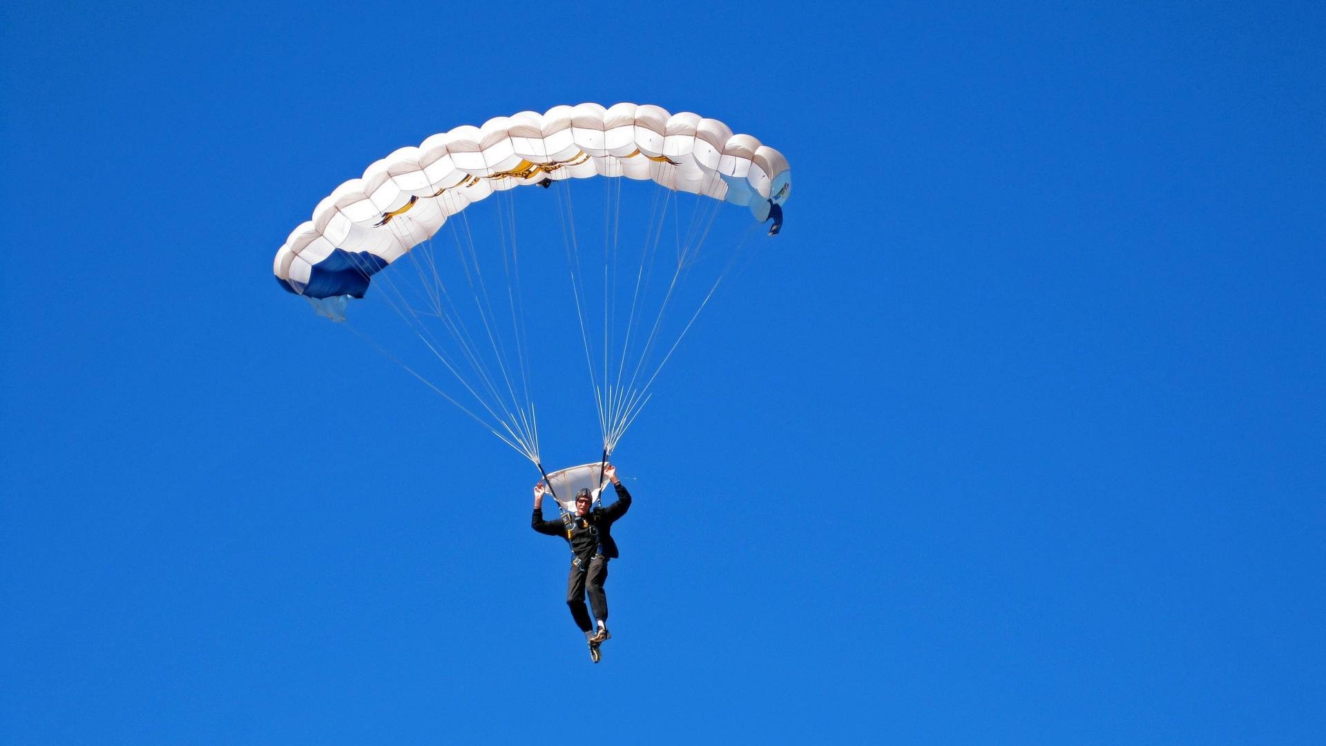 特色水上拔河，水中竞技激发团队默契，水中拔河比赛规则
